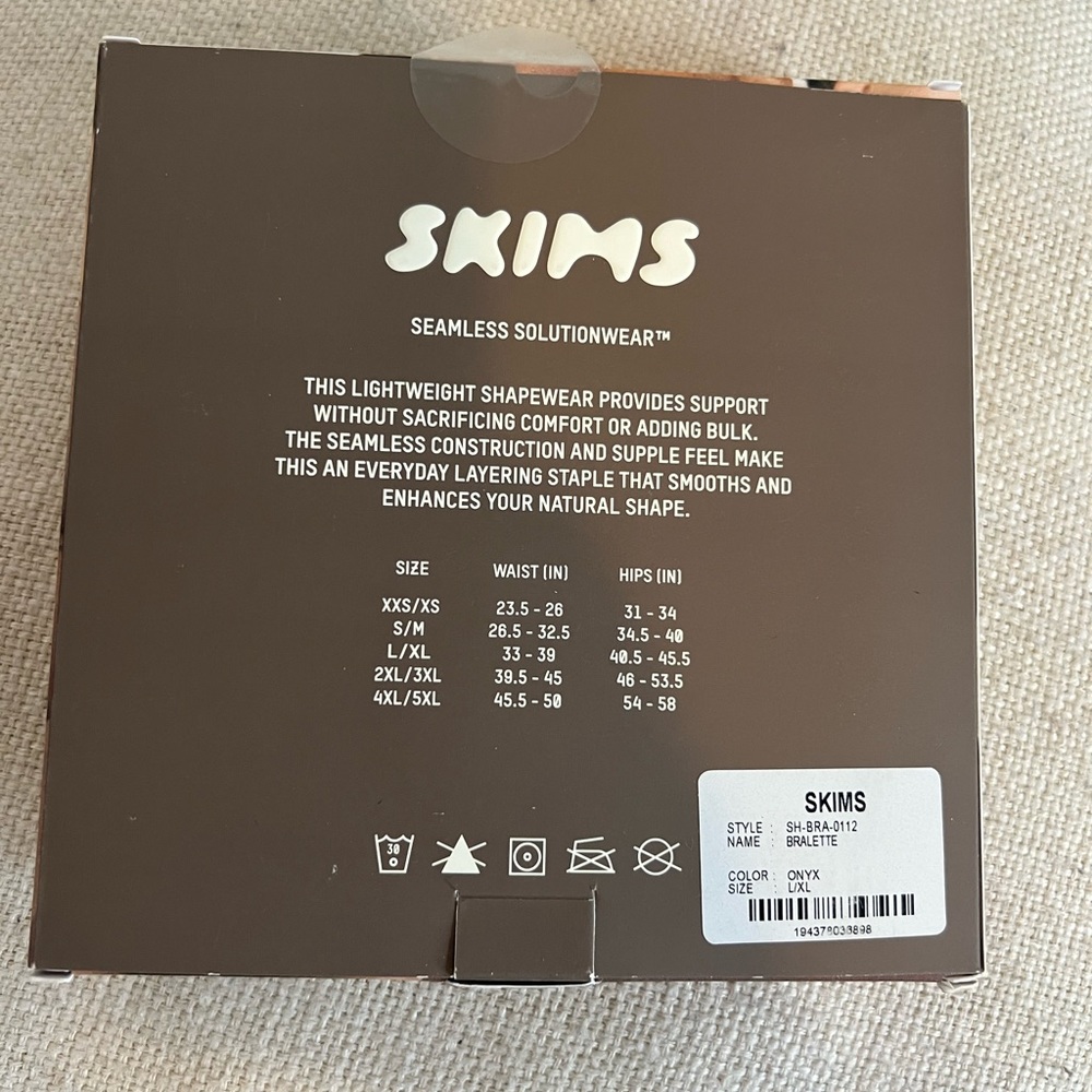 4 Assorted SKIMS $100 (Bralette, Control Briefs, etc) - Picture 11 of 16